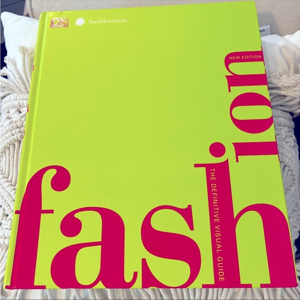 FASHION: The Definitive Visual Guide NEW EDITION - LARGE COFFEE TABLE BOOK DECOR